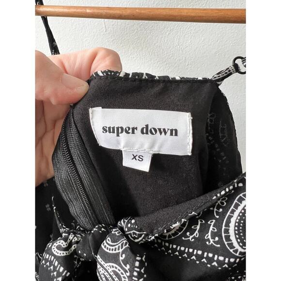 Superdown Wendy paisley jumpsuit women's size XS - Picture 4 of 7